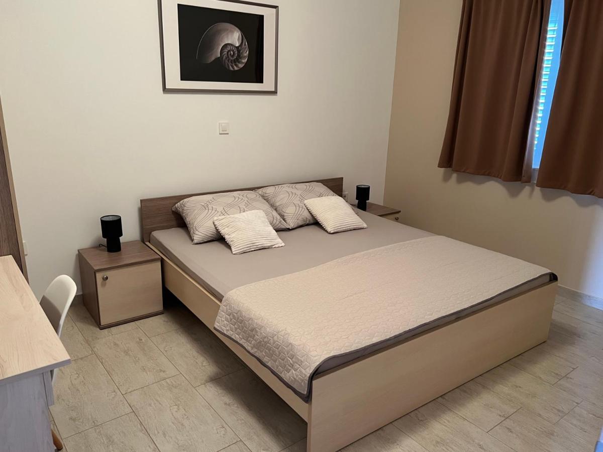 Apartmani Nina I Niko Ugljan Quarto foto