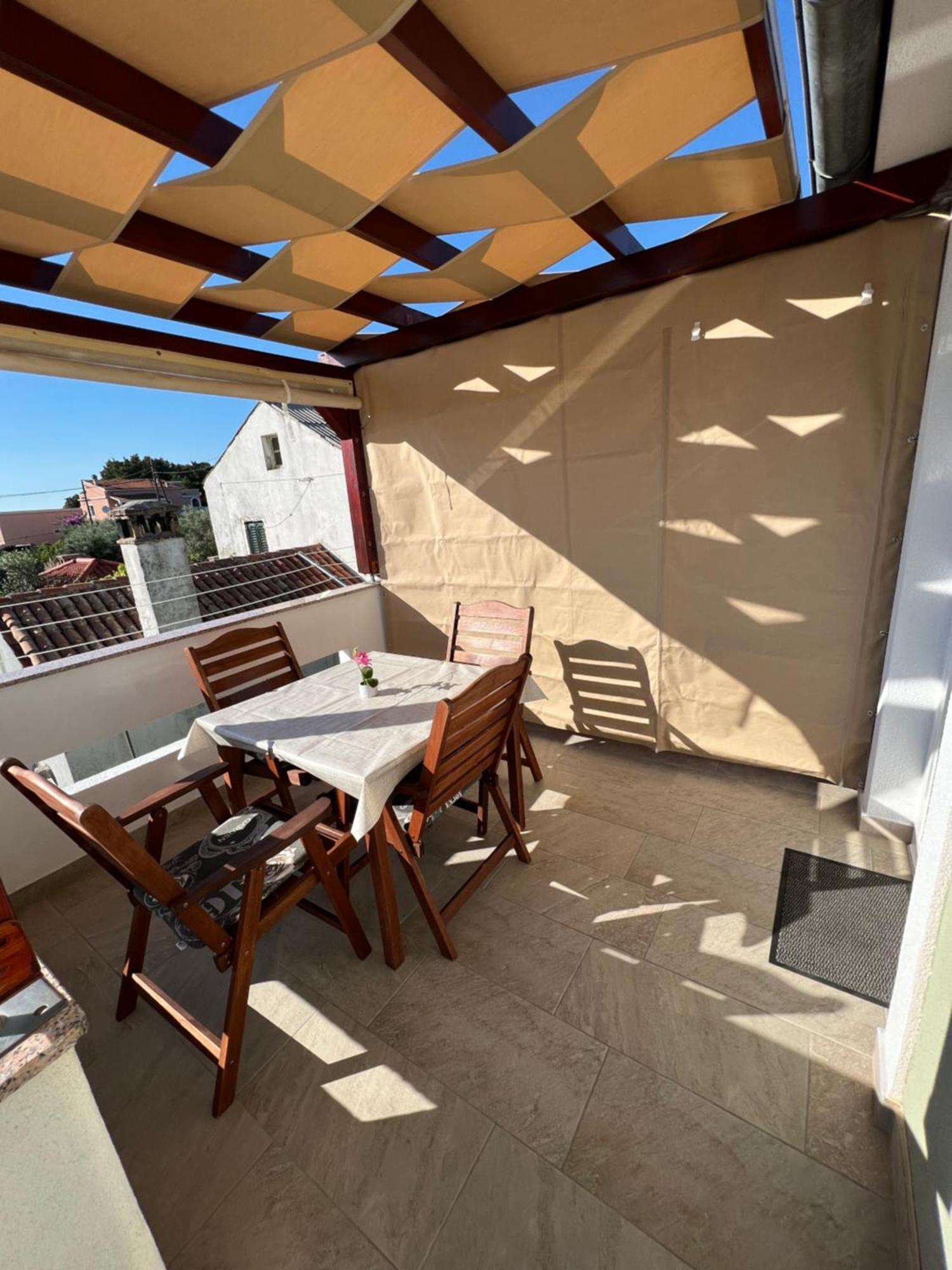 Apartmani Nina I Niko Ugljan Quarto foto